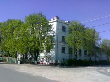 Школу в Соломенском районе хотят сдать в аренду