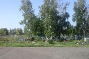 На Полтавщине произошло смертельное ДТП на кладбище (фото)