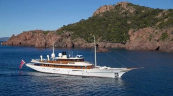 СМИ: Джоан Роулинг продает 48-метровую яхту за $20 млн