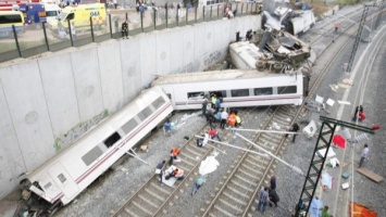 В Испании из-за превышения скорости произошло крушение поезда