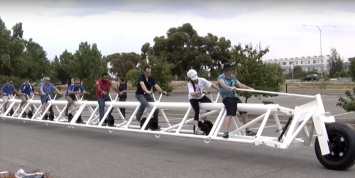 Видеофакт: в Австралии построили самый длинный велосипед в мире