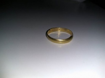 Испанский дайвер нашел обручальное кольцо, утерянное 37 лет назад