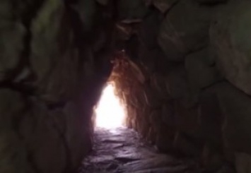 В Турции археологи нашли секретный сакральный тоннель, которому 2 300 лет