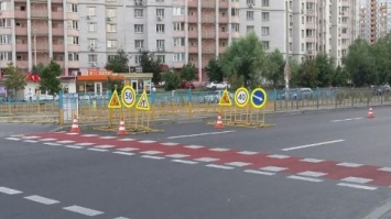 Отремонтированный проспект Григоренко стал опасным для пешеходов