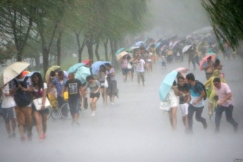Китайские спасатели объявили наивысший уровень опасности из-за мощнейшего тайфуна "Меранти"