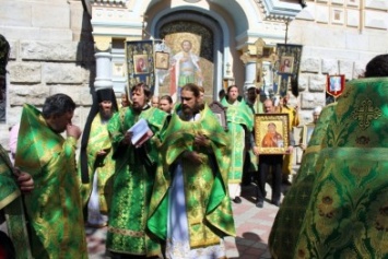 В Ялте прошел Крестный ход в честь Святого Александра Невского