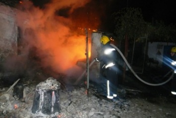 На Херсонщине спасатели ликвидировали пожар в жилом доме