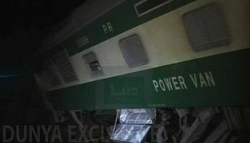В Пакистане столкнулись поезда: четверо погибших, более сотни раненых