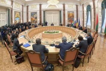 "Воплотить разумно и параллельно". Штайнмайер и Эро предложили план реализации Минских соглашений