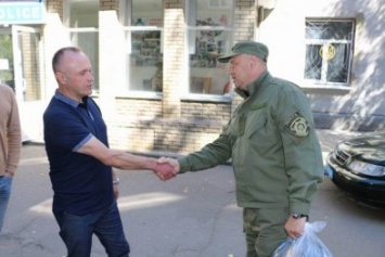 Полиция Славянска благодарит общественность за помощь в обустройстве блокпоста