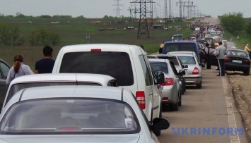 На КПП "Марьинка" в очереди 450 авто