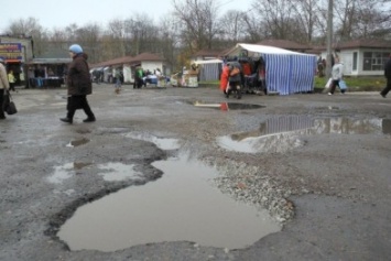 Запорожский горсовет провел незаконный тендер на ремонт внутриквартальных дорог, - фининспекция