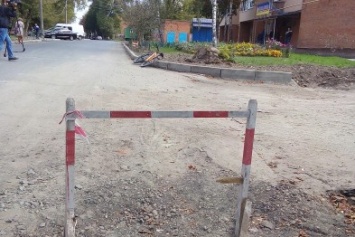 В Сумах выборочно ремонтируют дороги (ФОТО)