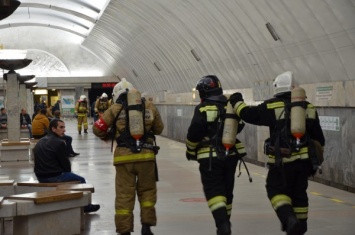 Спасательные службы проверяют данные о задымлении на станции «Цветной бульвар» в Москве
