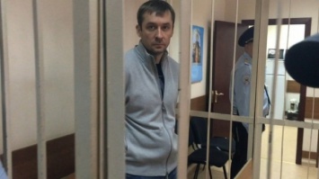 Семья задержанного полковника Захарченко срочно покинула Москву