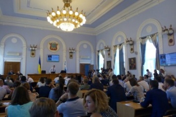 В Николаеве сессия горсовета по «львовскому мусору» началась с минуты молчания (ФОТО)