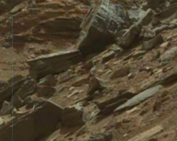 Марсоход прислал сенсационные снимки с "красной" планеты