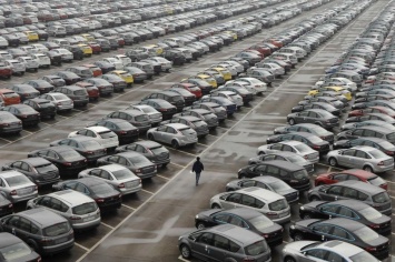 Средняя цена подержанного авто в РФ достигла 700 тысяч рублей