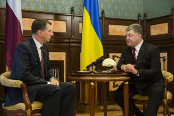 Порошенко и президент Латвии Вейонис обсудят возвращение конфискованных 50 млн долл., - Енин