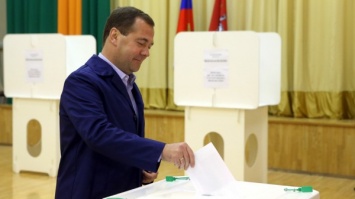 Дмитрий Медведев отдал свой голос на выборах в Госдуму