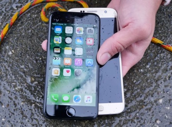 IPhone 7 выжил после погружения на глубину 10 метров, для Galaxy S7 тест оказался фатальным [видео]