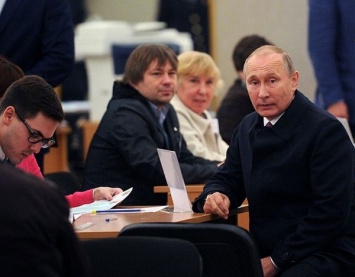 Глава УИК, где голосовал Путин, жалуется на низкую явку избирателей