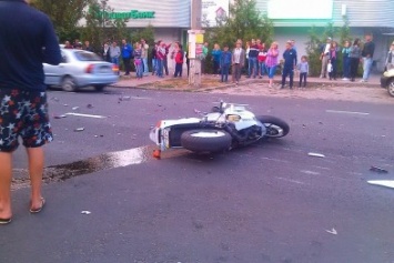 В Николаеве неподалеку от места гибели дорожников произошло ДТП с участием мотоциклиста (ФОТО)
