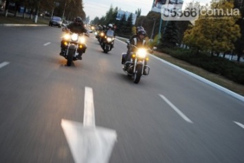 Кременчугские мотоциклисты прокатились по городу в честь своих погибших братьев (ФОТО)