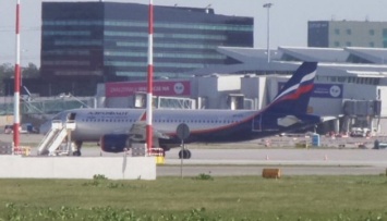 В варшавском аэропорту столкнулись два самолета