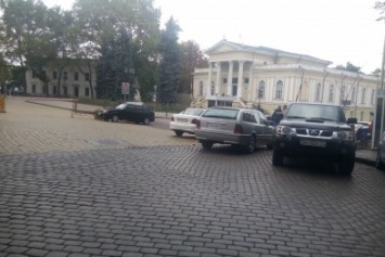 Клерки Одесской мэрии установили рекорд нарушения правил дорожного движения (ФОТО)