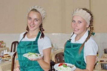 Северодонецкие повара прошли практику на берегу Азовского моря