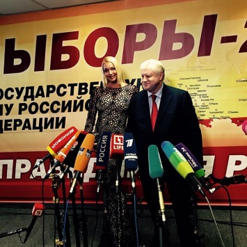 Анастасия Волочкова явилась на выборы в откровенном платье