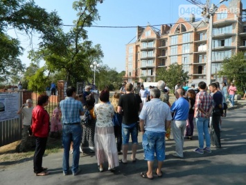 Застройка склона в Черноморске: общественность создала инициативную группу (фото)