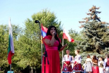 В Херсоне на Дне города выступала победительница конкурса "Х-фактор" в Болгарии