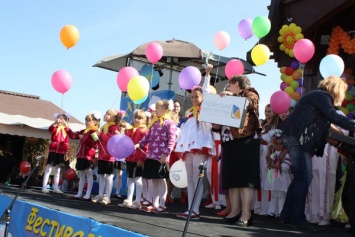 При поддержке Фонда Вилкула «Украинская перспектива» в Днепре прошел десятый юбилейный фестиваль «Мама+я» (фото)