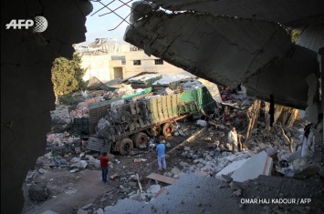 Опубликованы фото с места обстрела гуманитарного конвоя ООН в Сирии