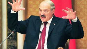Лукашенко жалуется на "неприкрытое давление" со стороны России
