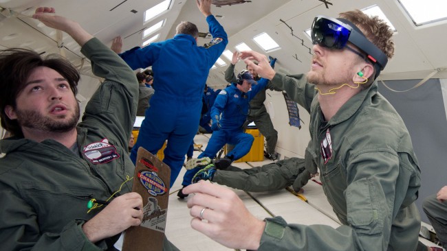 NASA и Microsoft обеспечат экипаж МКС гарнитурами HoloLens