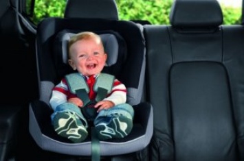 Как выбрать в автомобиль детское кресло?