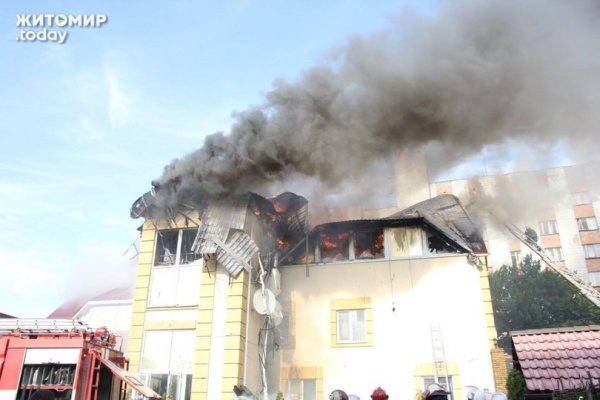 Пожар в Житомире: загорелся ресторанно-гостиничный комплекс