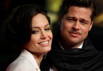 Анджелина Джоли назвала причины развода с Брэдом Питтом