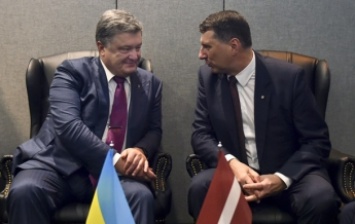 Киев просит Латвию вернуть "деньги Януковича"