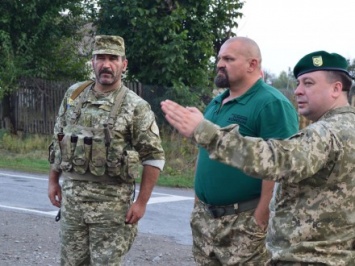 Стронгмен В.Вирастюк посетил пограничников на передовых позициях в зоне АТО