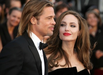 Анджелина Джоли рассказала, почему разводится с Бредом Питтом