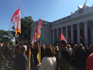 В Одессе проходит сессия горсовета: без зонинга, но с митингами
