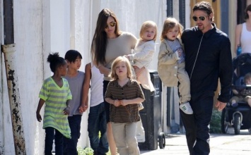 Брэд Питт и Анджелина Джоли разделял во время развода 500 млн долларов