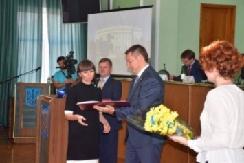 Херсонцы и жители области получили награды и отличия Президента и Кабмина