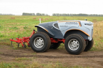 В России испытают беспилотный трактор