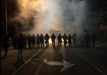 В Шарлотте власти ввели чрезвычайное положение из-за протестов