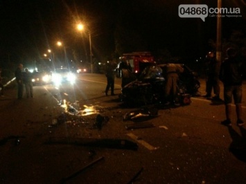 В Черноморске водитель BMW погиб, врезавшись в грузовик